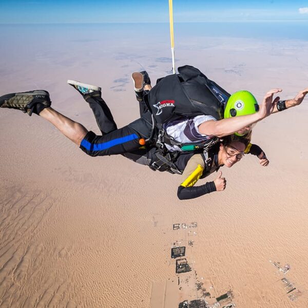 Skydive Dubai: Tandem Skydiving at The Palm Drop Zone