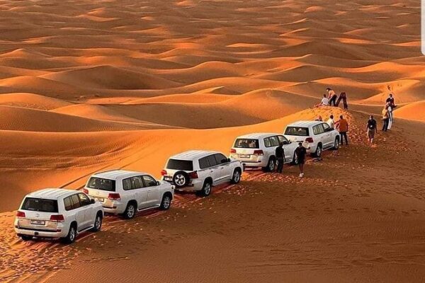 Luxury 4x4 Pick Up and Drop Off with Evening Desert Safari