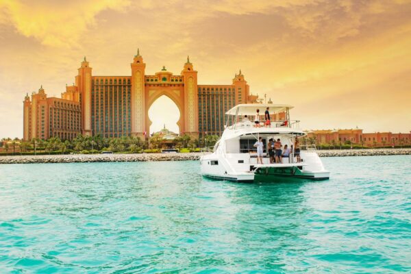 1 Hour Dubai Sky Walker Sharing Yacht Tour